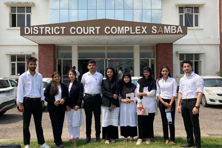 Students of DLC 5 Years 6th Semester visited Distict Court Samba